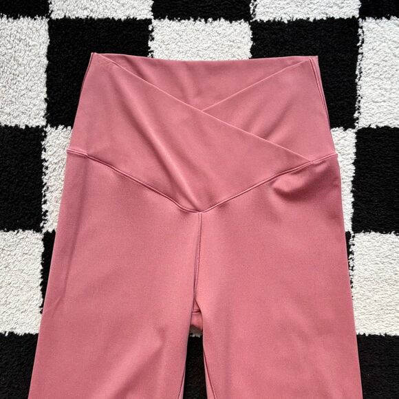 Offline Aerie Real Me High Waisted Crossover Flare Leggings Mauve M - Picture 3 of 4